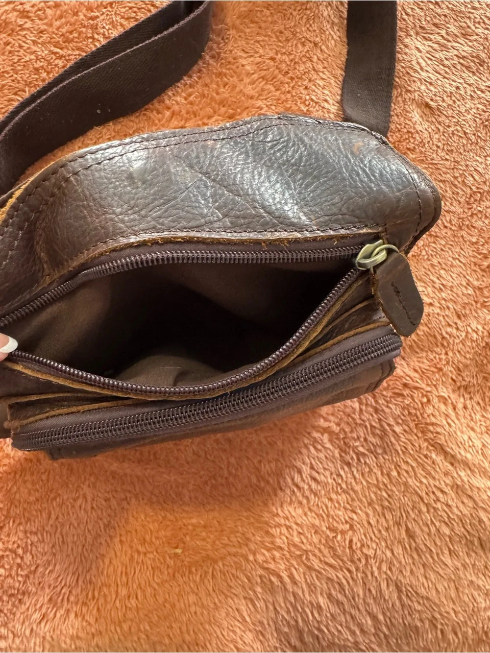 Men's Brown Leather Messenger Crossbody Bag - Picture 8 of 16